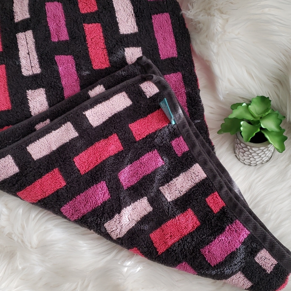 Target Home Red Purple Pink Bath Towel